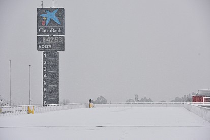 GALERIA: O dia impraticável de testes da F1