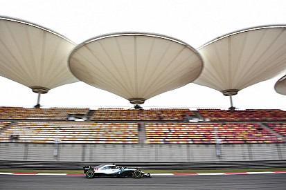Hamilton lidera la primera práctica