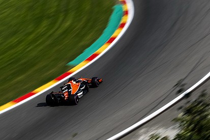 Curva de “pé embaixo” de Alonso provocou erro em motor Honda