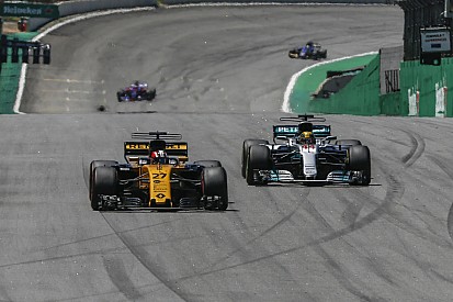 Renault-Motor: Laut Alain Prost fehlen "drei oder vier Zehntel"