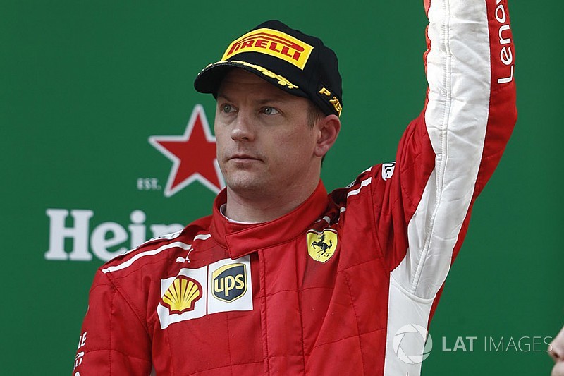 Räikkönen parádés ugrása a luxus rezidenciáján