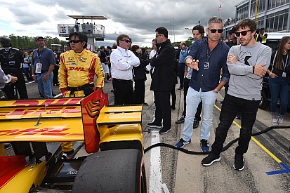 La preparación física no será un problema para Alonso en las 500 millas