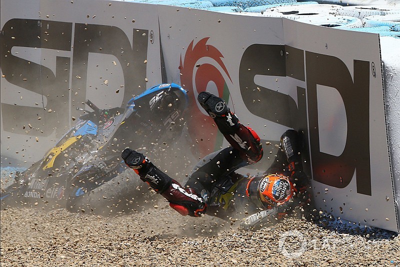 In beeld: De spectaculairste MotoGP-crashes van 2017