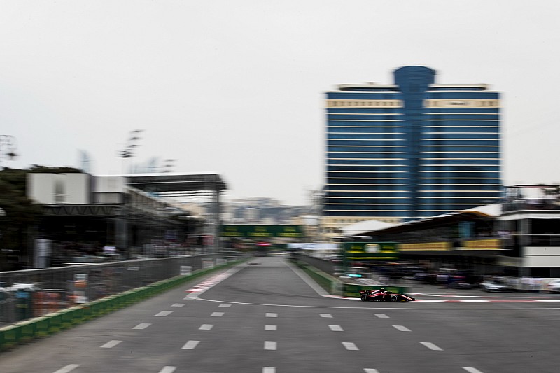 Ф2 в Баку: юніор Mercedes виграв спринт