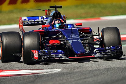 Kvyat: "El coche iba por su cuenta"