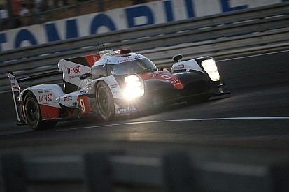 Le Mans 24 Jam: Malam datang, keunggulan Toyota mulai terancam
