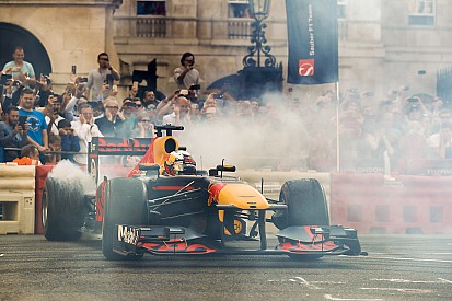 F1 Live gösterisi beş farklı şehirde yapılabilir