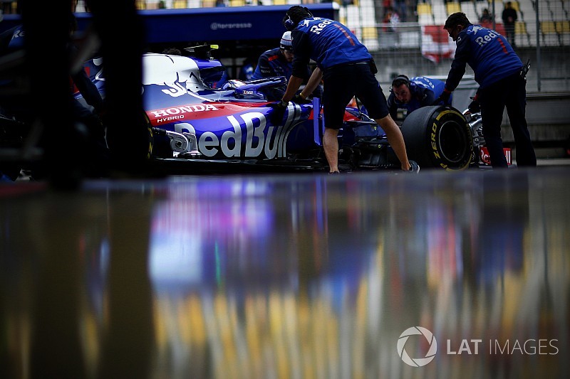 Honda, Toro Rosso'nun dalgalanan performansını araştırıyor