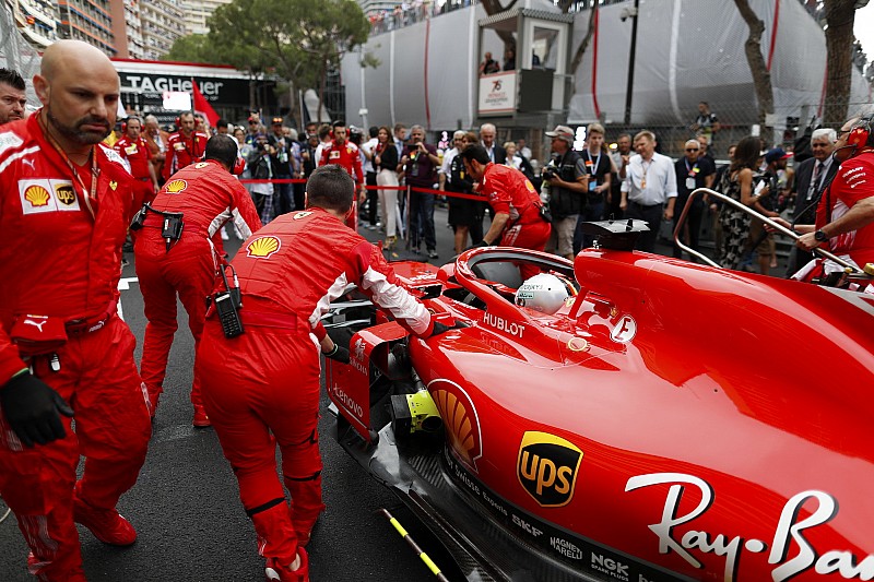 Kínos Ferrari baki, már a versenyhétvége előtt