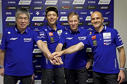 Yamaha hace oficial la renovación de Valentino Rossi
