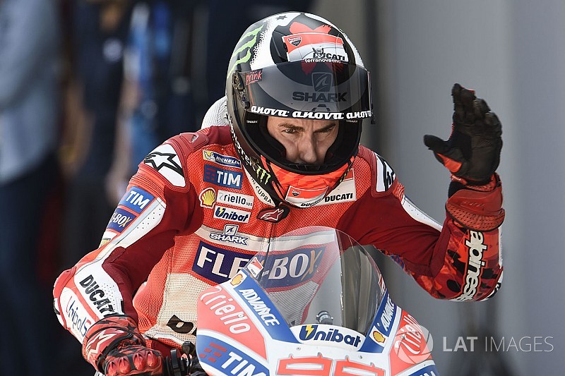 Lorenzo: “Crutchlow me podía haber roto cualquier cosa”