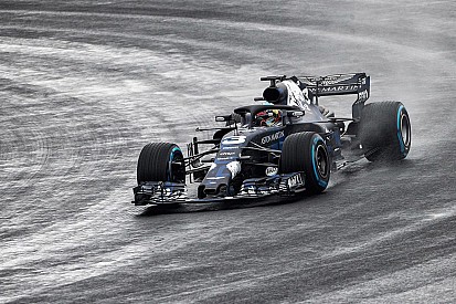 Ricciardo leva à pista novo Red Bull pela primeira vez