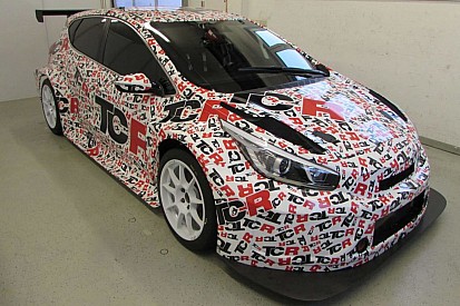 La Kia Cee’d TCR si mimetizza, ma è già pronta!