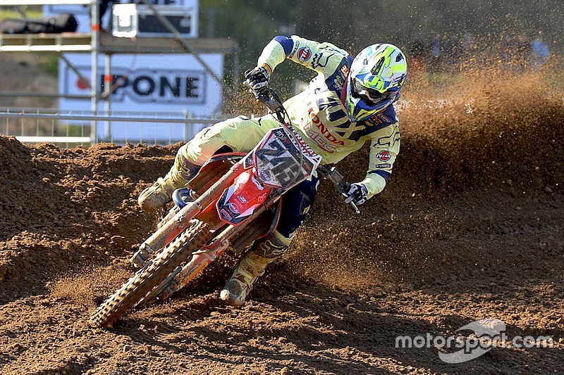 Tim Gajser batte Tony Cairoli nelle qualifiche in Lettonia