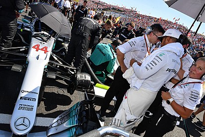 A Mercedesnek „B” és „C” terve is lehet Rosberg miatt: Hamilton távozhat?