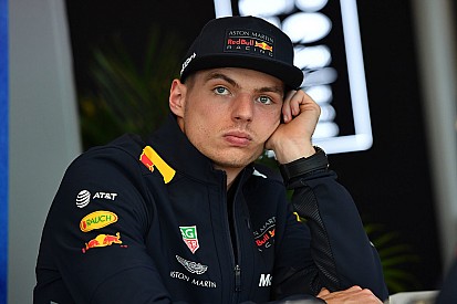 Egy futamra el kellett volna tiltani Verstappent Vettel kilökése miatt?