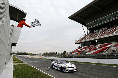 Keberhasilan BMW M4 GT4 di Barcelona