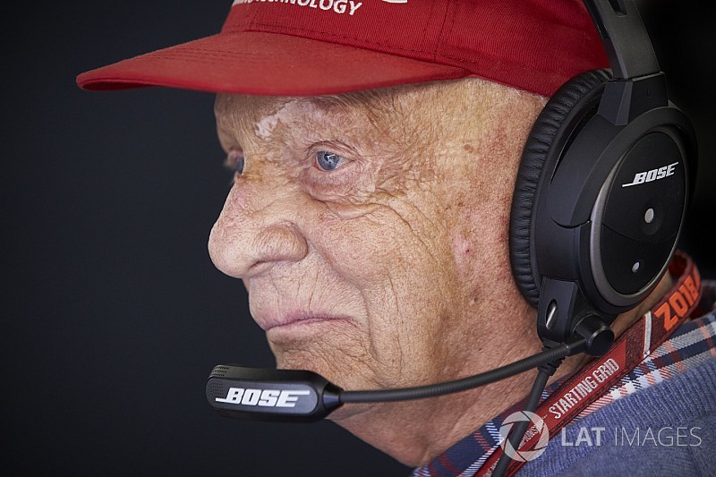 «Их машина просто невероятна». Лауду поразила форма Ferrari