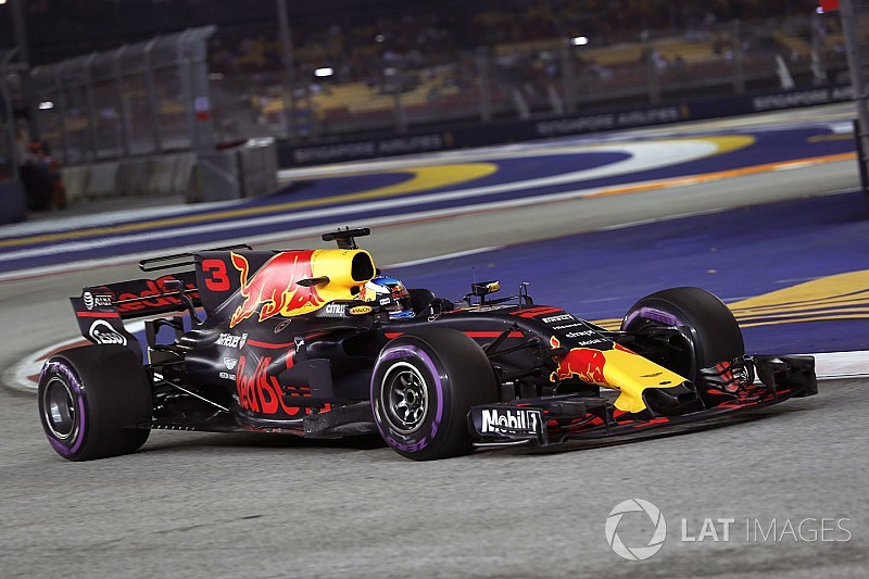 シンガポールFP2:リカルド、驚異のタイムで連続首位。レッドブル好調