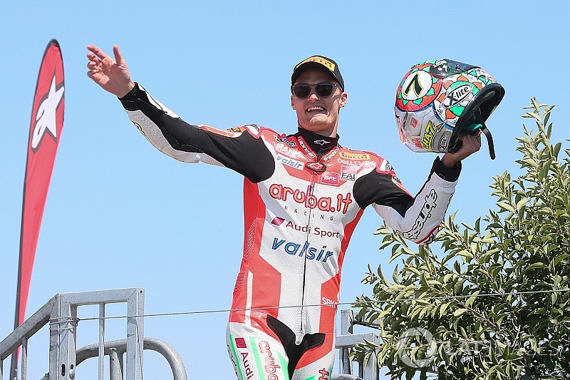 WSBK, Маньї-Кур: Девіс виграв недільну гонку, Рей зійшов