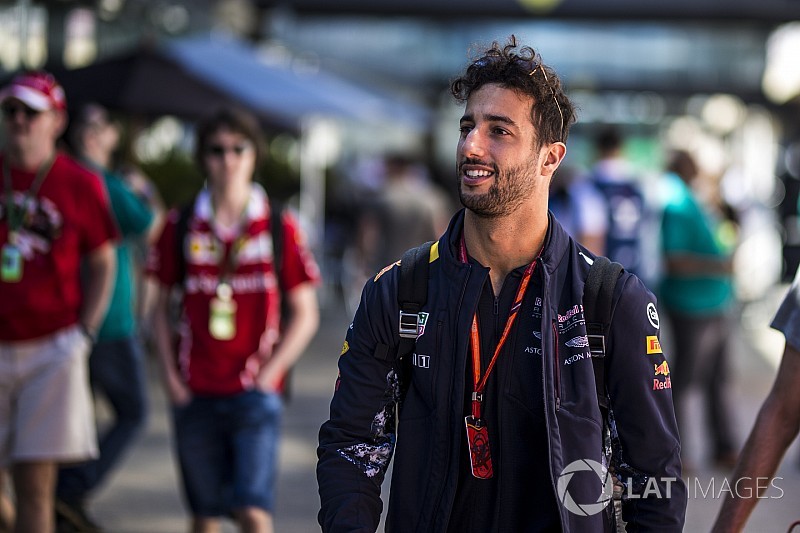 Ricciardo: Vettel'in beni Ferrari'de isteyeceğinden emin değilim