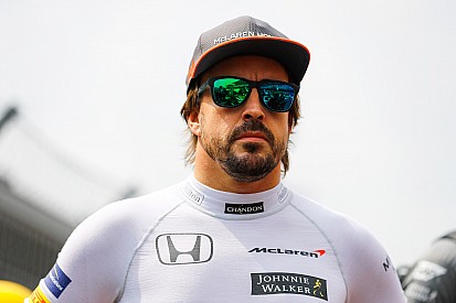“Nada a comentar”, diz Alonso de rumor de teste com a Toyota