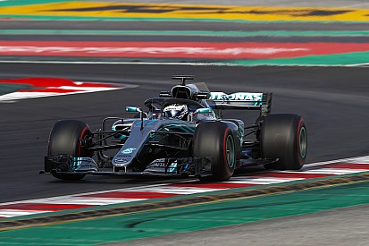 Mercedes-duo met negen sets ultrasofts in Australië