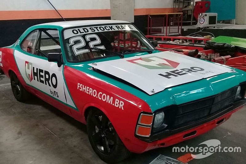 Primeiro campeão da Stock Car corre com filho em Interlagos