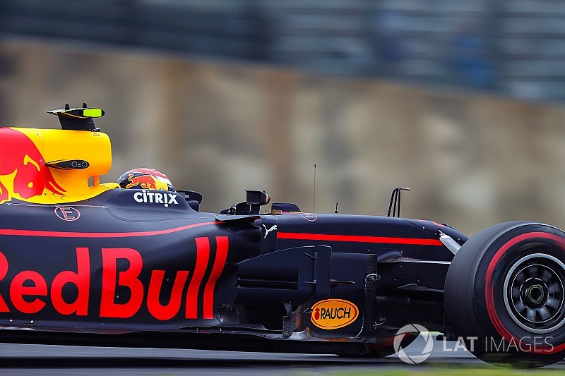 Verstappen és Ricciardo esőre játszik, de szárazon sem rosszak