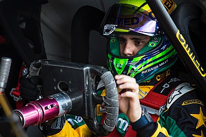 Massa muestra su "nuevo asiento" para la temporada 2018 de F1