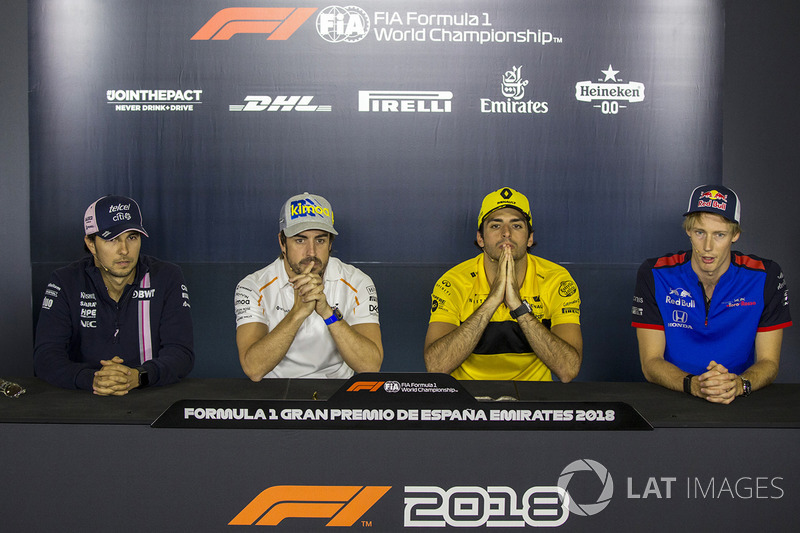 Sergio Perez, Force India, Fernando Alonso, McLaren, Carlos Sainz Jr., Renault Sport F1 Team y Brendon Hartley, Scuderia Toro Rosso en la conferencia de prensa
