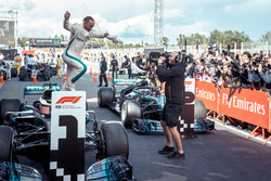 Race winner Lewis Hamilton, Mercedes-AMG F1 W09 celebrates in parc ferme