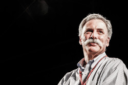 Chase Carey, CEO, Formula One, F1 Fanzone sahnesinde