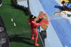 Podyum: Yarış galibi Sebastian Vettel, Ferrari