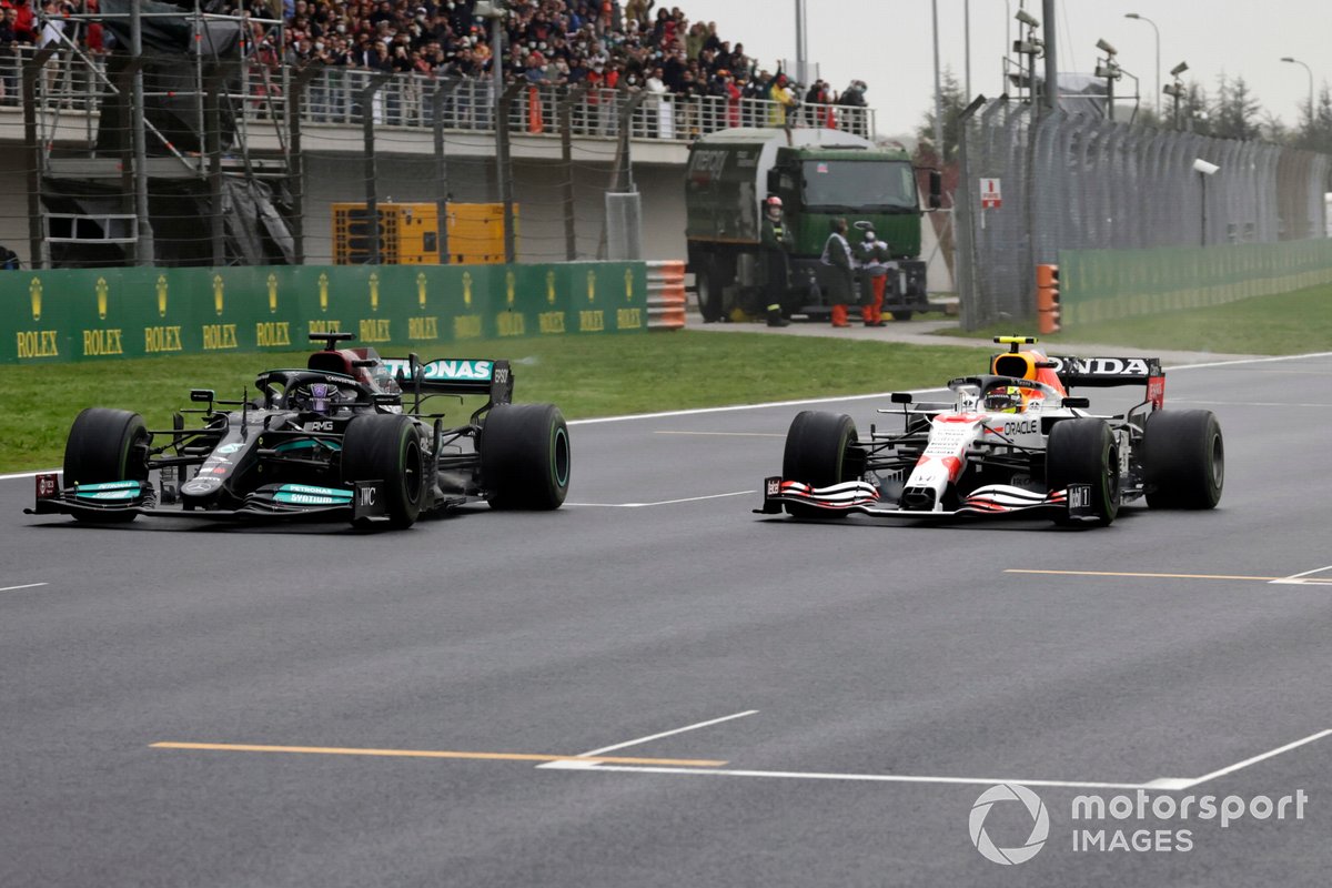 Lewis Hamilton, Mercedes W12, Sergio Perez, Red Bull Racing RB16B