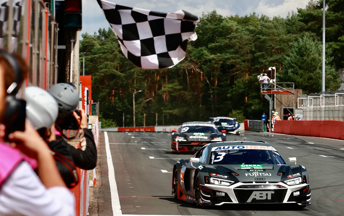 Race winner Kelvin van der Linde, Abt Sportsline Audi R8 LMS GT3