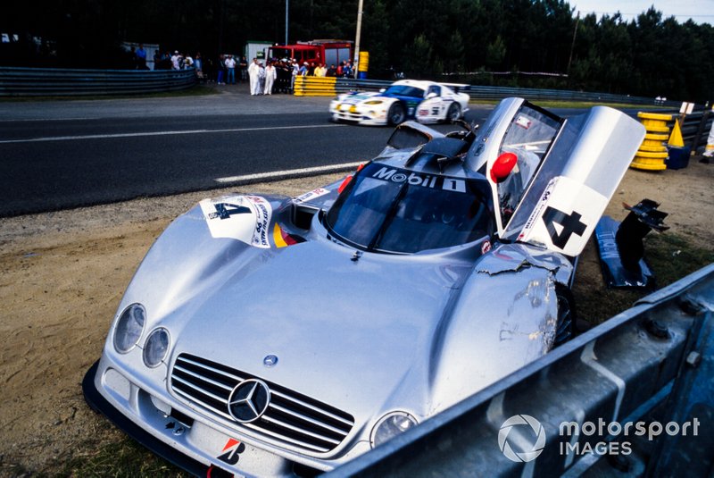 La Mercedes de Mark Webber après son accident