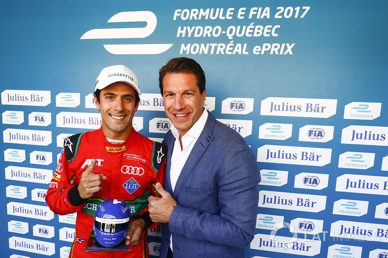 Lucas di Grassi, ABT Schaeffler Audi Sport, recibe el trofeo Julius Bar Pole Position