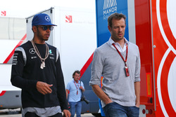 Льюіс Хемілтон, Mercedes AMG F1 та Алекс Вюрц, наставник пілотів Williams та голова спілки пілотів