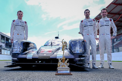 Presentatie van de Tourist Trophy van Silverstone voor #2 Porsche Team Porsche 919 Hybrid: Romain Du