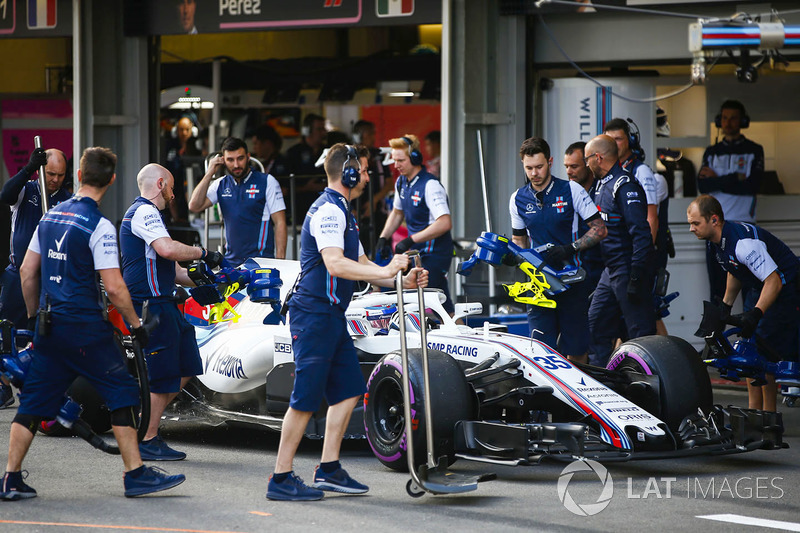 Sergey Sirotkin, Williams FW41 Mercedes ,en pits
