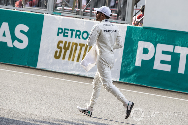 Pole sitter Lewis Hamilton, Mercedes AMG F1 celebrates in parc ferme
