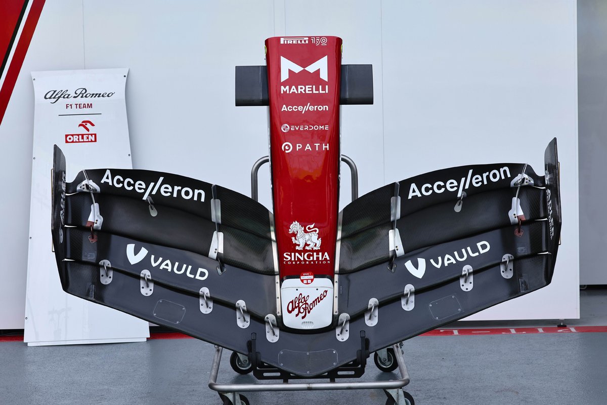 Detalle del alerón delantero del Alfa Romeo C42