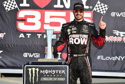 Ganador, Martin Truex Jr., Furniture Row Racing Toyota