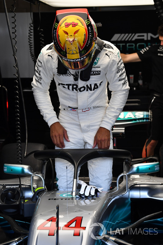 Lewis Hamilton, Mercedes-Benz F1 W08 with halo