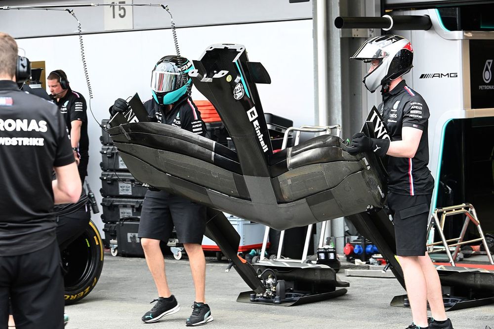 Detalle del alerón delantero del Mercedes W14