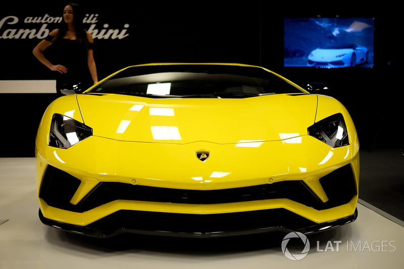 Lamborghini Aventador S