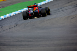 Daniel Ricciardo, Red Bull Racing RB12 met vonken