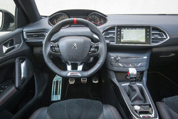 Peugeot 308 GTi by Peugeot Sport