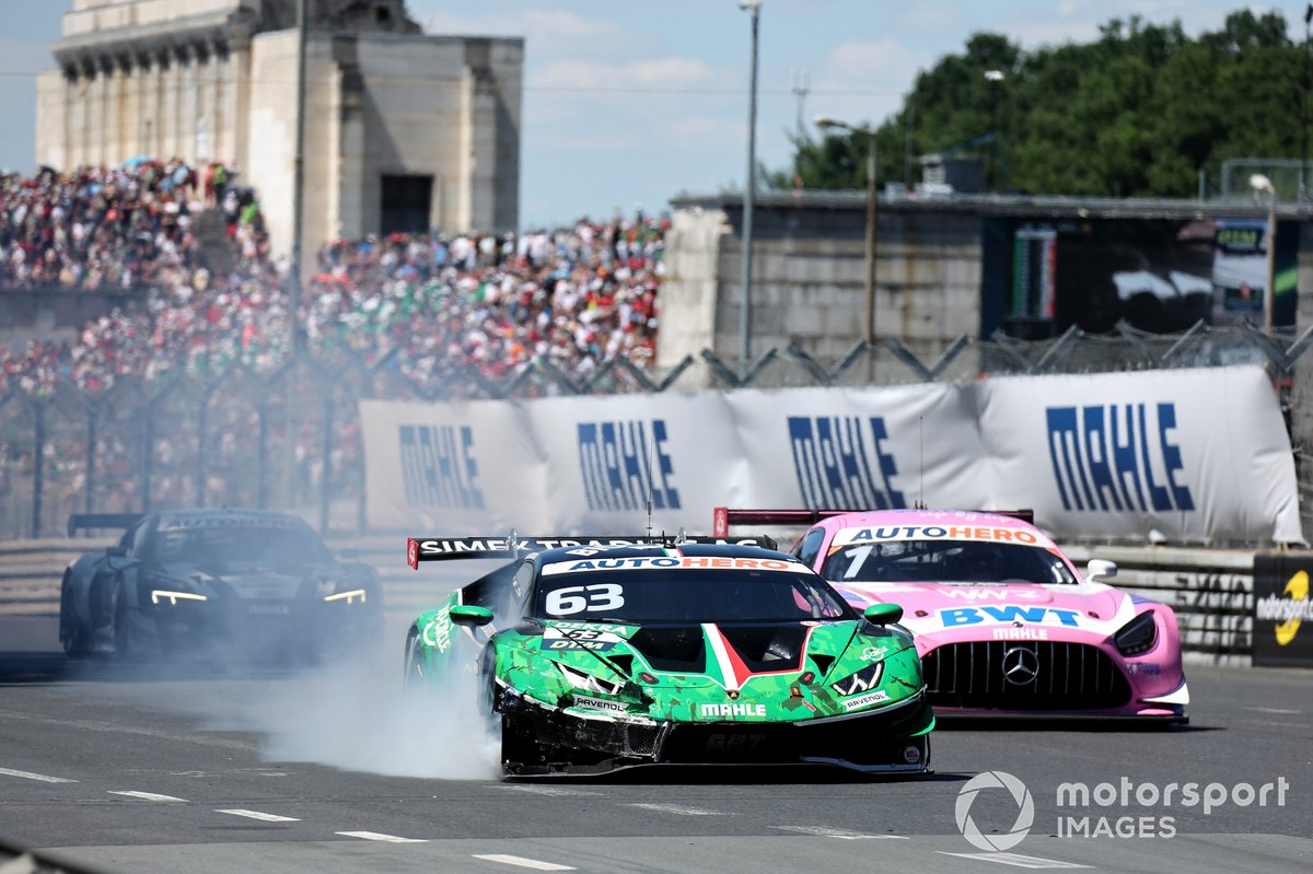 Bortolotti retired after contact with van der Linde